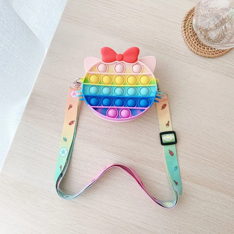 CARTERA DISEÑO HELLO KITTY ANTIESTRES 