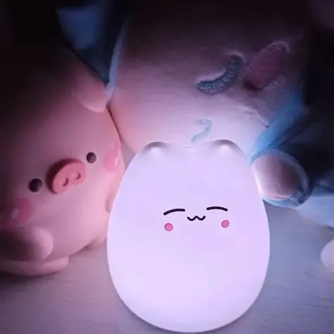 LAMPARA KAWAII- CAMBIA DE LUZ AL APLAUDIR